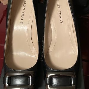 Women’s Ellen Tracy, black pumps